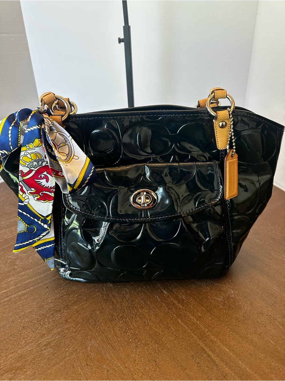 COACH Leah Rich Navy Patent Leather Tote w/ Hang Tag - Picture 2 of 16